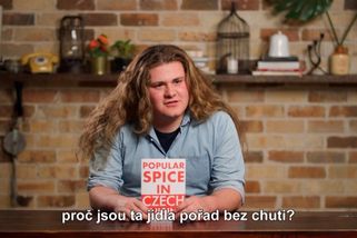 Zkoušeli sníst suchý bobkový list! České koření je pro cizince těžká exotika | Jak nás vidí svět